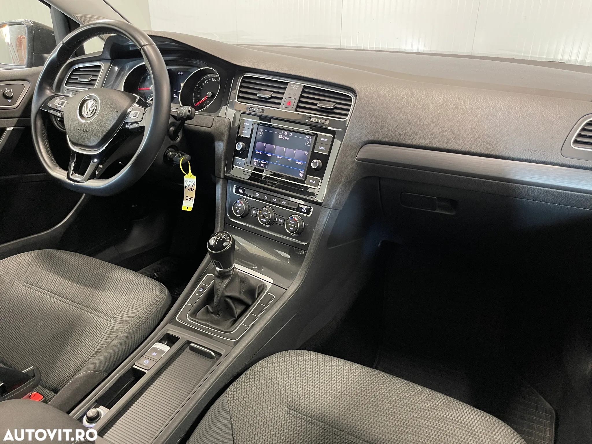 Volkswagen Golf 1.6 TDI Comfortline - 8