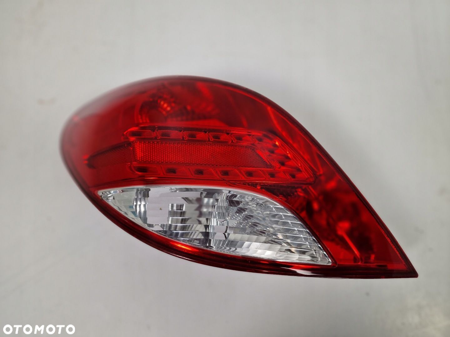 PEUGEOT 207 LIFT LAMPA TYŁ LEWA ORG. ŁADNA LED - 1