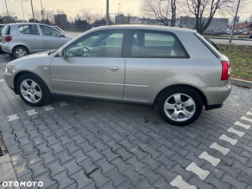 Audi A3 3-drzwiowe 1.6 Ambiente - 7