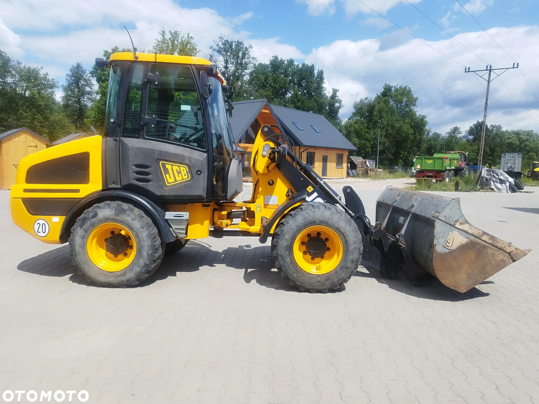 JCB 407/ 2017rok/ 1555mth/ łyżka+widły/zadbana jak nowa - 2