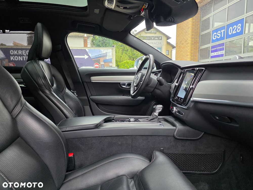Volvo V90 D4 SCR AWD R-Design - 29