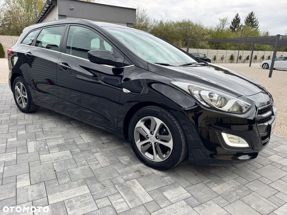 Hyundai i30 blue 1.4 YES Silver - 4