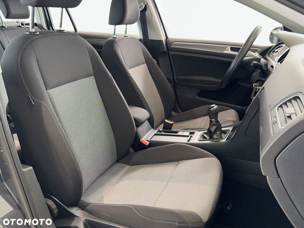 Volkswagen Golf Variant - 17
