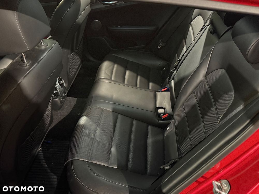 Kia Stinger 3.3 T-GDI V6 GT AWD - 9