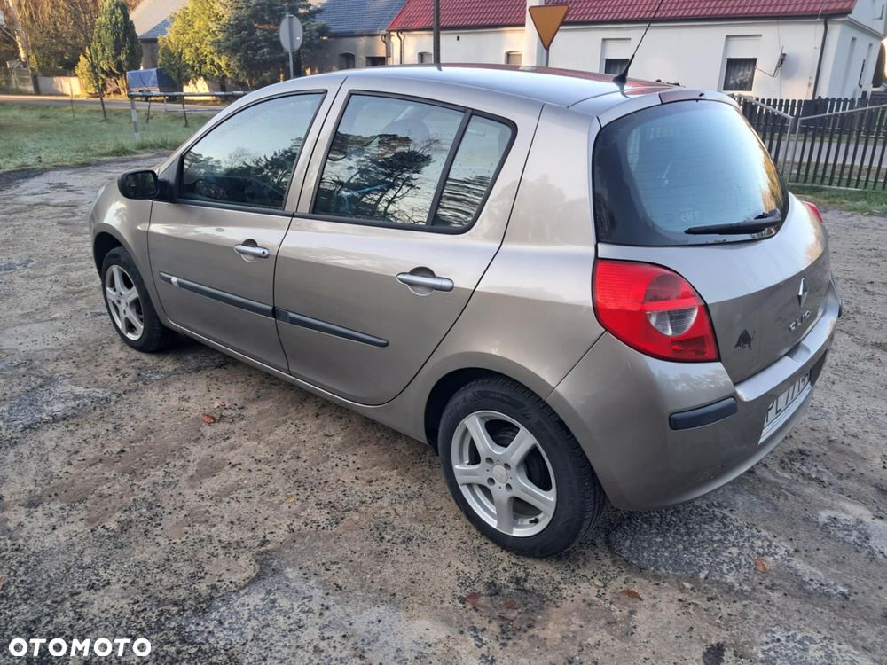 Renault Clio 1.2 16V Authentique - 4