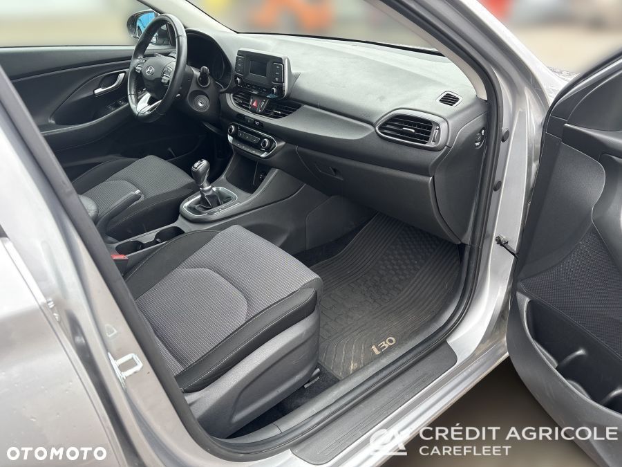 Hyundai i30 1.5 DPI Classic + - 17