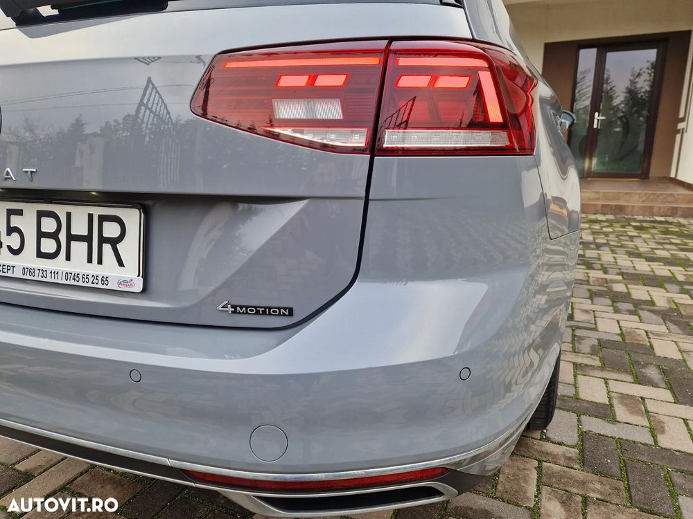 Volkswagen Passat 2.0 TDI DSG 4Mot Highline - 23