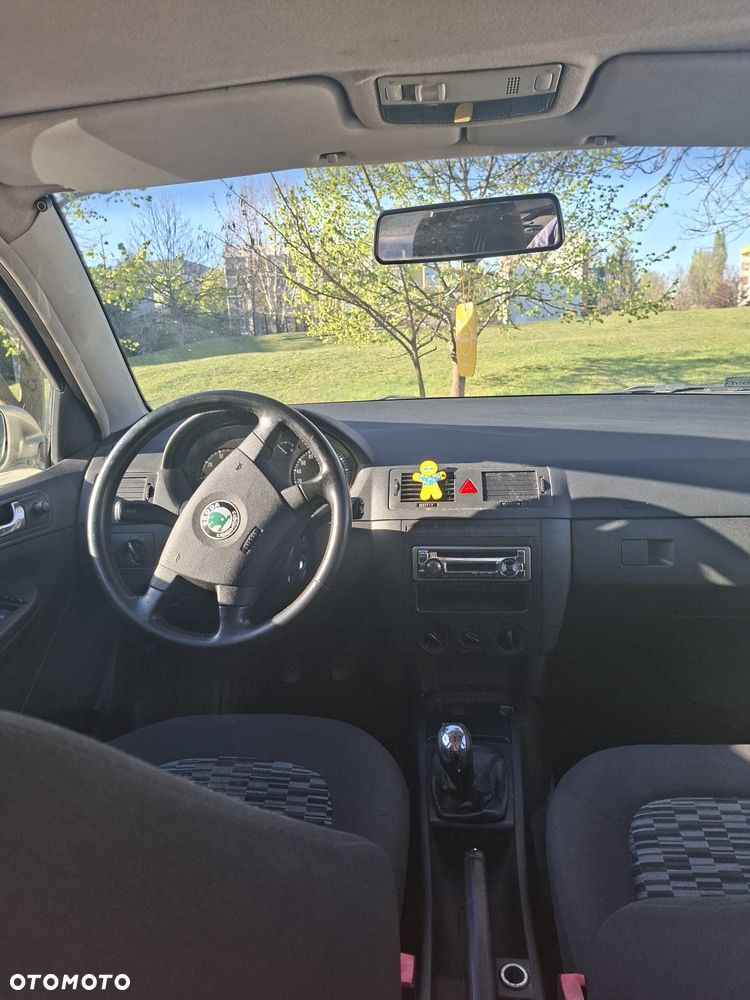 Skoda Fabia 1.4 16V Joy - 13