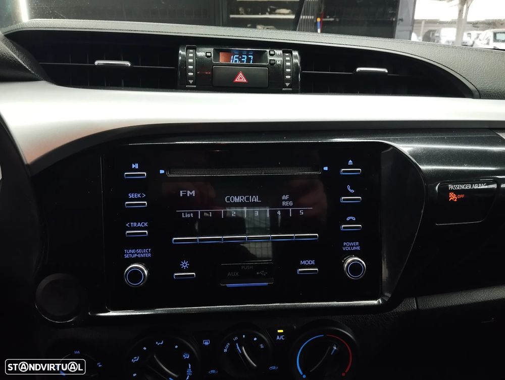 Toyota Hilux 2.4 D-4D 4WD CD CM - 17