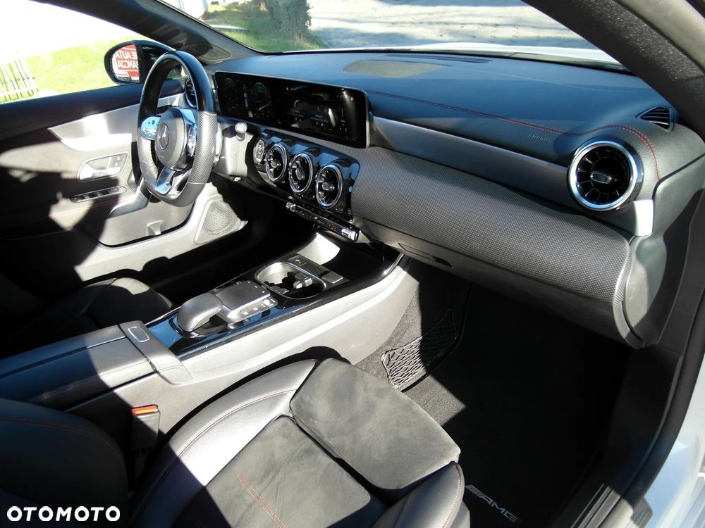 Mercedes-Benz CLA 220 d AMG Line 8G-DCT - 18