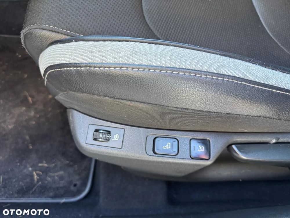 Citroën DS4 1.6 e-HDi SoChic MCP - 11