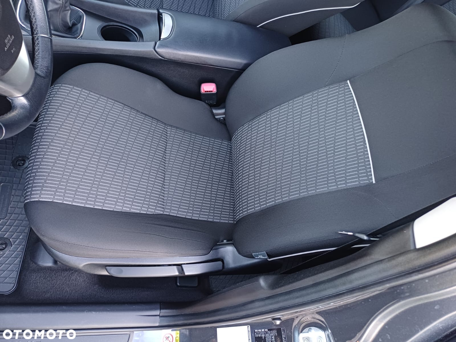 Toyota Avensis 1.8 Premium - 7