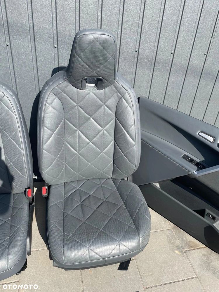 FOTELE TAPICERKA SPORT WENTYLOWANE ELEKTRYCZNE SKÓRA PERFORACJA BMW iX I20 - 3