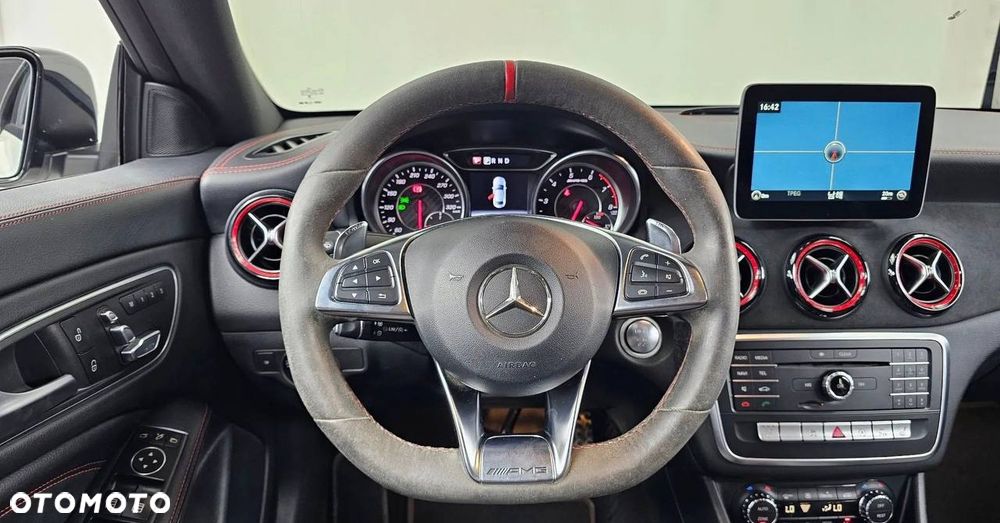 Mercedes-Benz CLA AMG 45 4Matic AMG Speedshift DCT 7G - 29