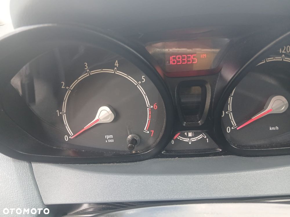 Ford Fiesta - 9