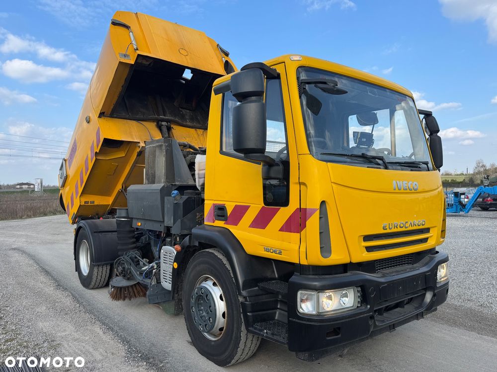 Iveco Eurocargo 180e25 zamiatarka Johanston VT800 - 4
