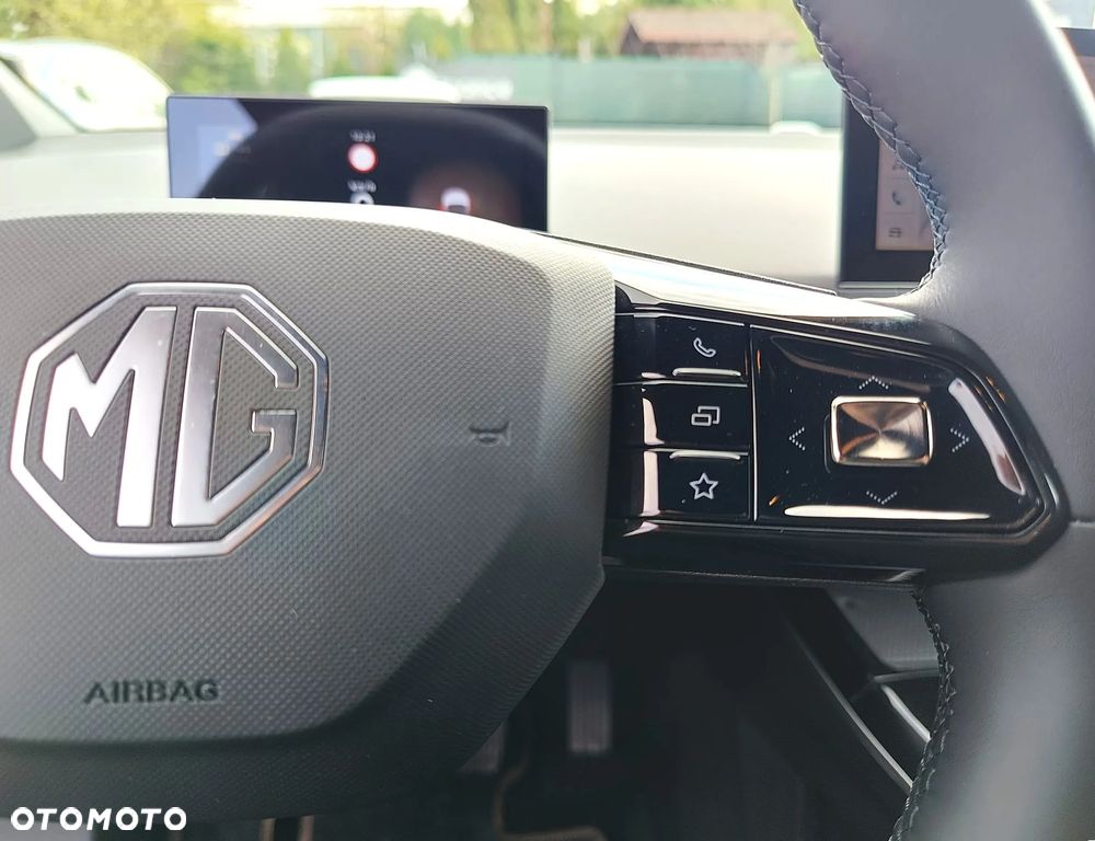 MG 4 Luxury 64 kWh - 21