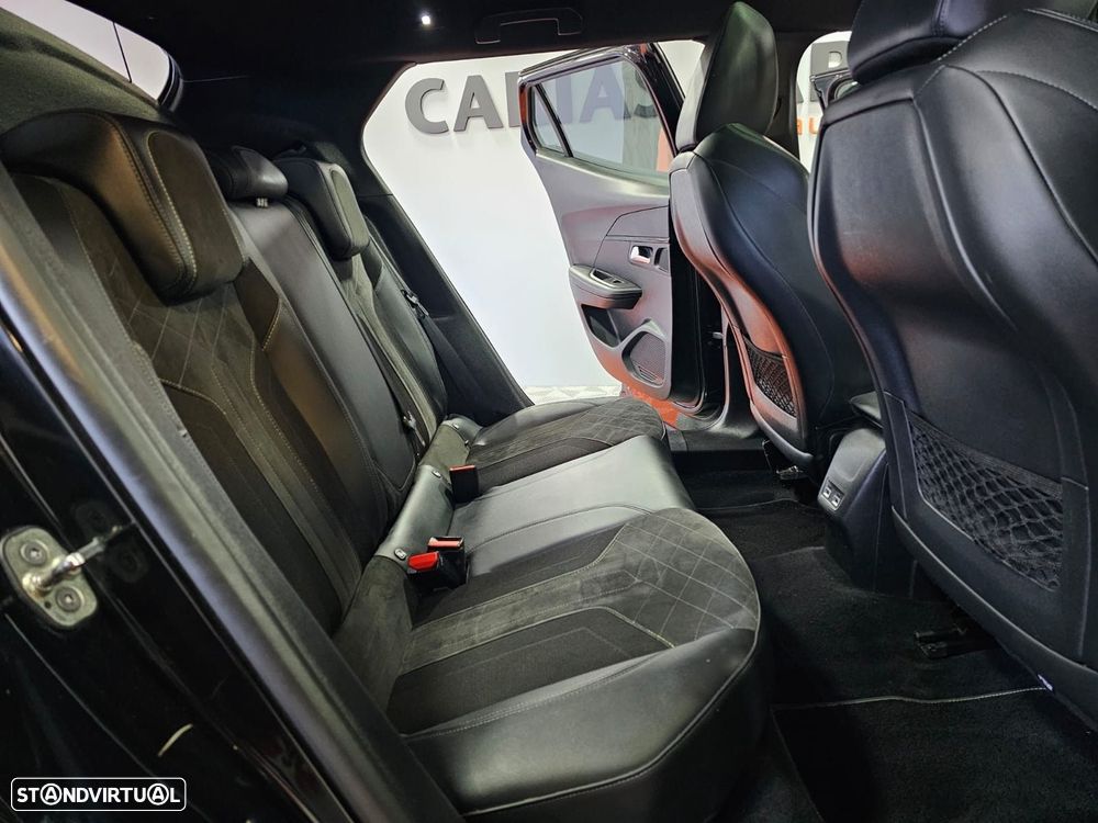 Peugeot 2008 1.2 PureTech GT EAT8 - 13