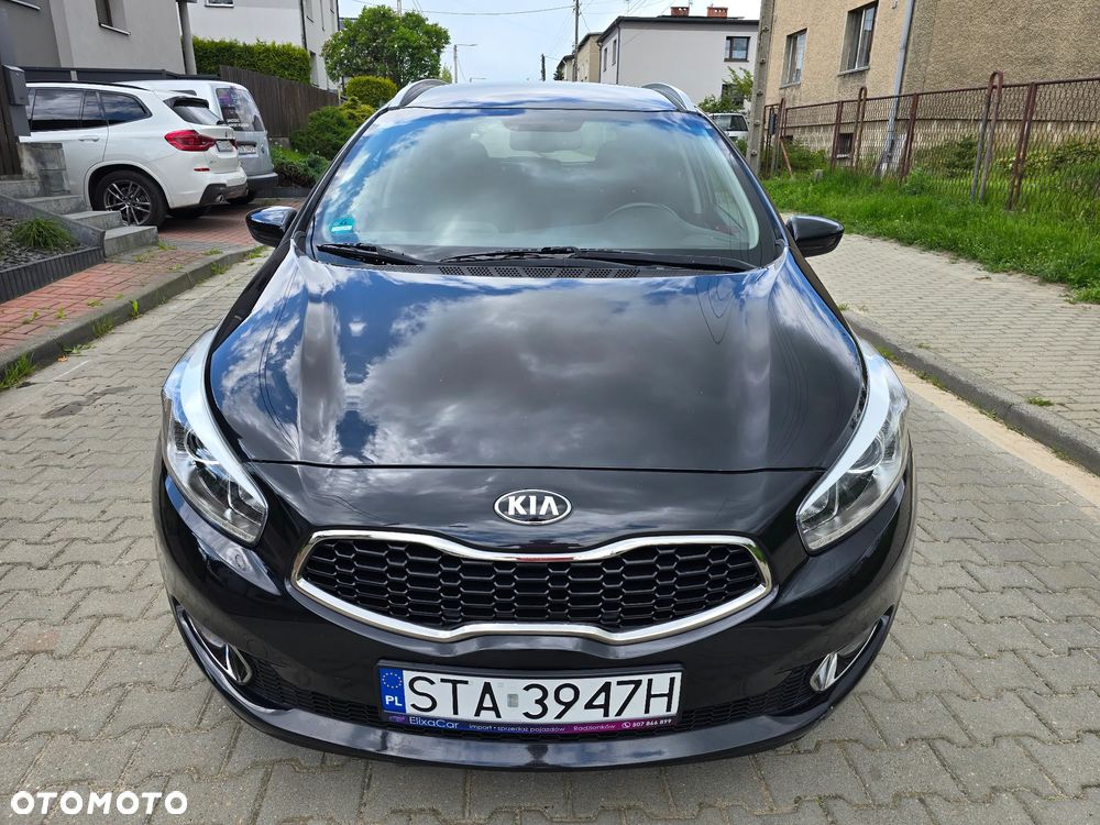 Kia Ceed 1.6 GDI Dream Team Edition - 4