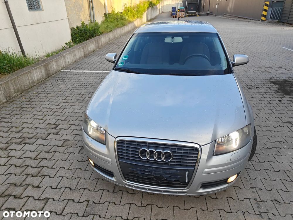 Audi A3 Sportback 1.6 FSI Attraction - 1
