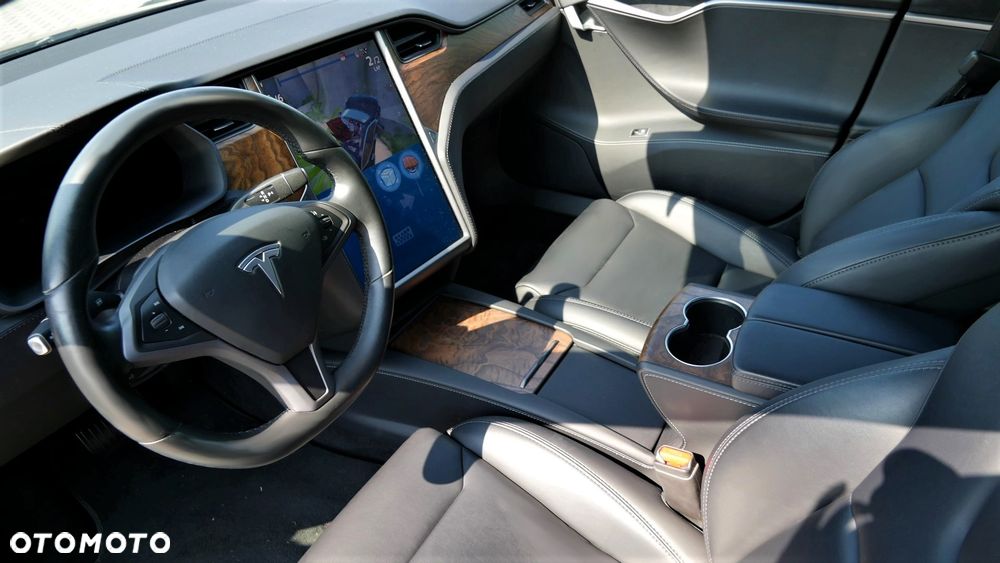 Tesla Model S D - 17