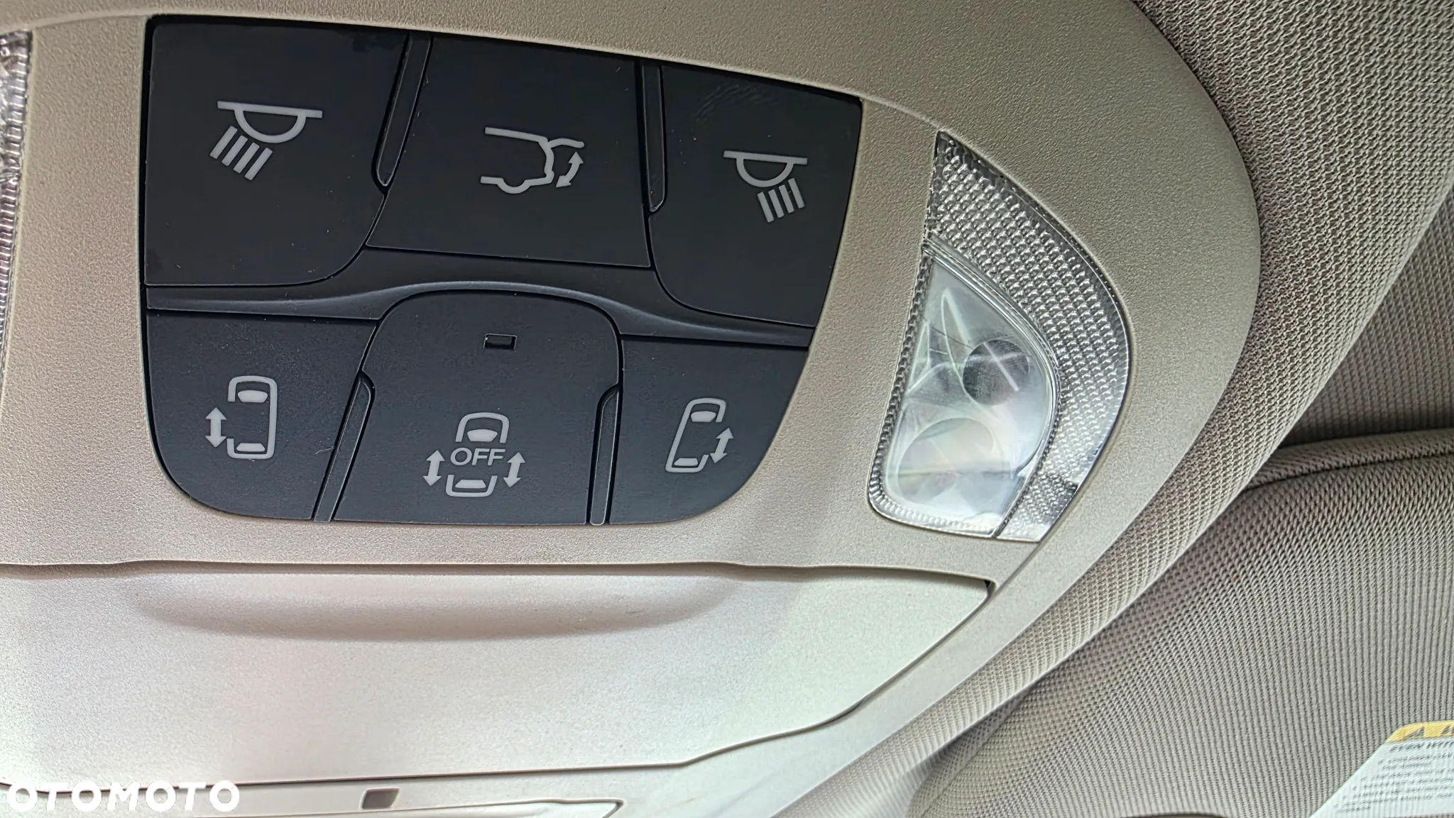 Chrysler Pacifica - 27