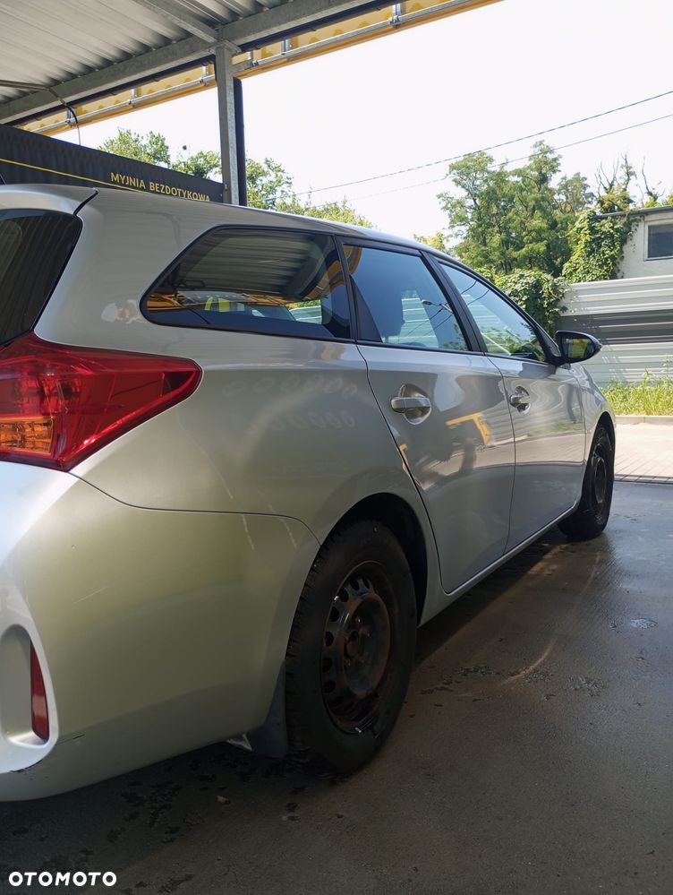 Toyota Auris - 4