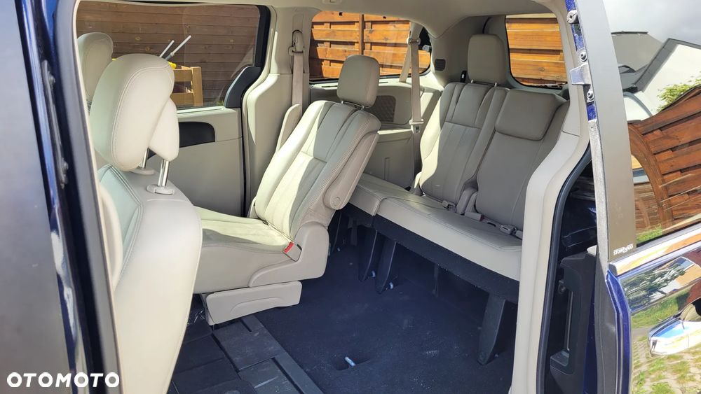 Chrysler Town & Country 3.6 Touring - 12
