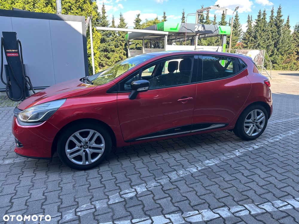 Renault Clio 1.2 16V 75 LIMITED - 11