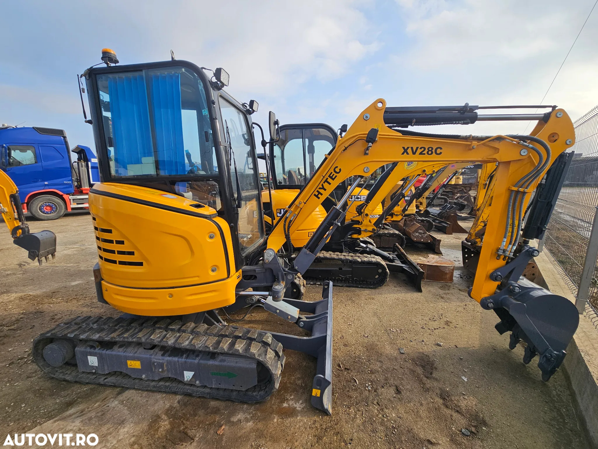 Hitachi Hytec XV28C miniexcavator compact excavator mic senile - 2
