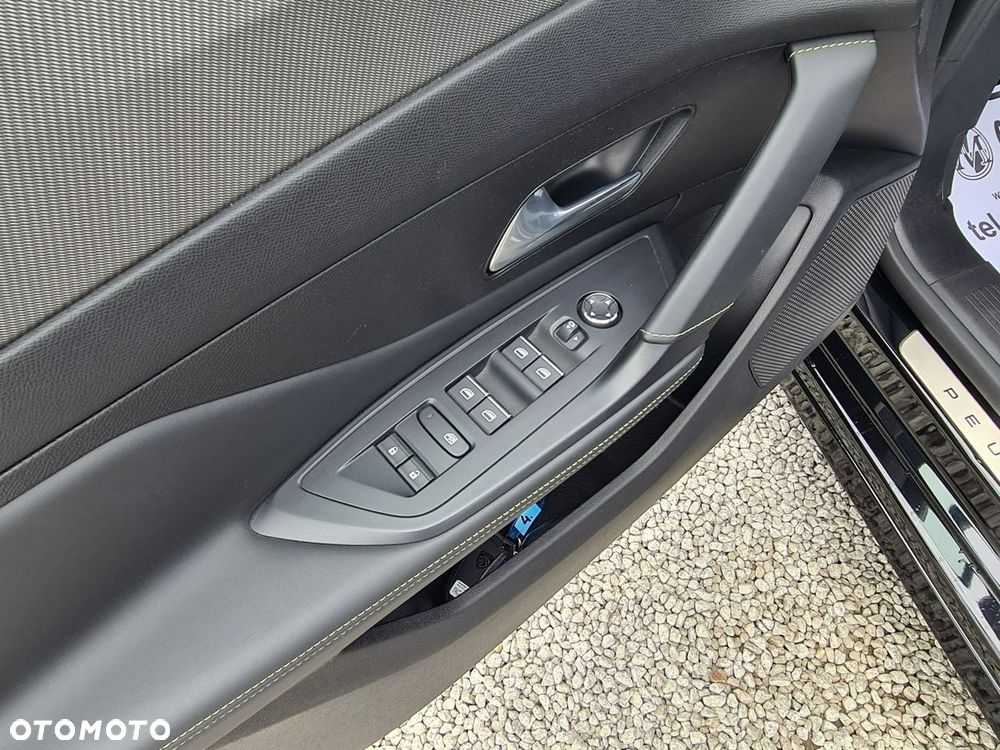Peugeot 308 1.2 PureTech GT S&S EAT8 - 32