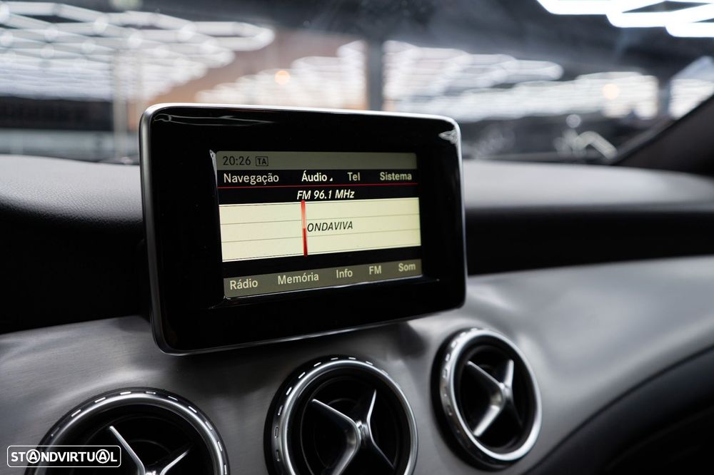 Mercedes-Benz GLA 220 d AMG Line - 32