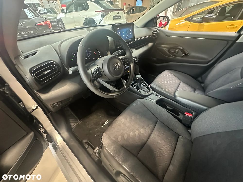 Toyota Yaris ver-hybrid-1-5-selection-style - 11