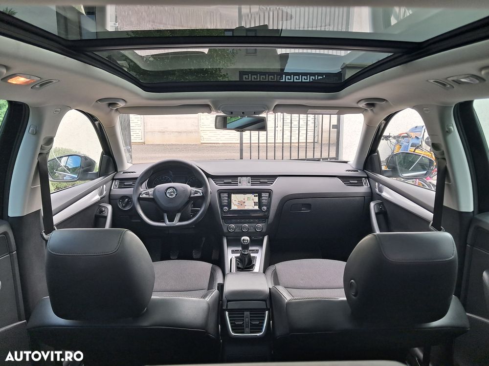 Skoda Octavia 2.0 TDI STYLE - 6