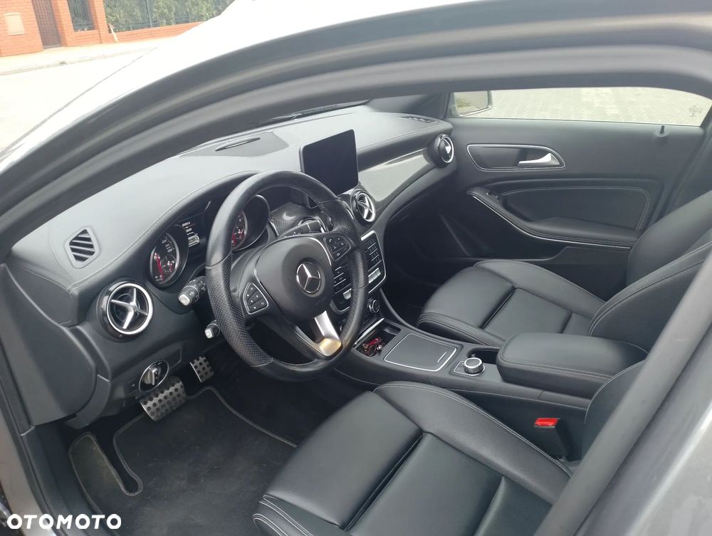 Mercedes-Benz GLA 220 d 7G-DCT AMG Line - 8