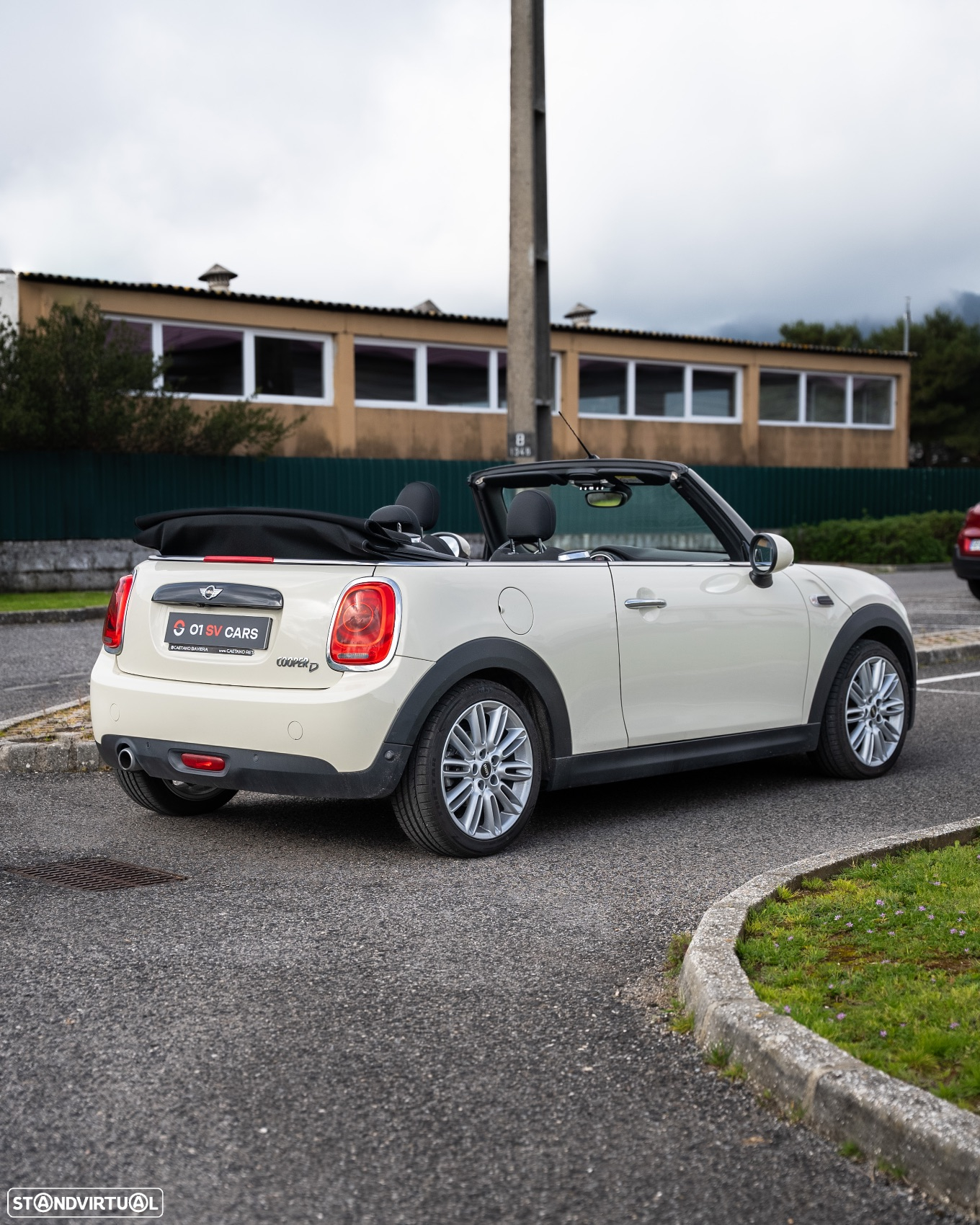 MINI Cabrio Cooper D - 11