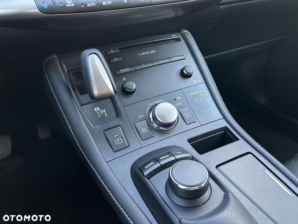 Lexus CT - 20