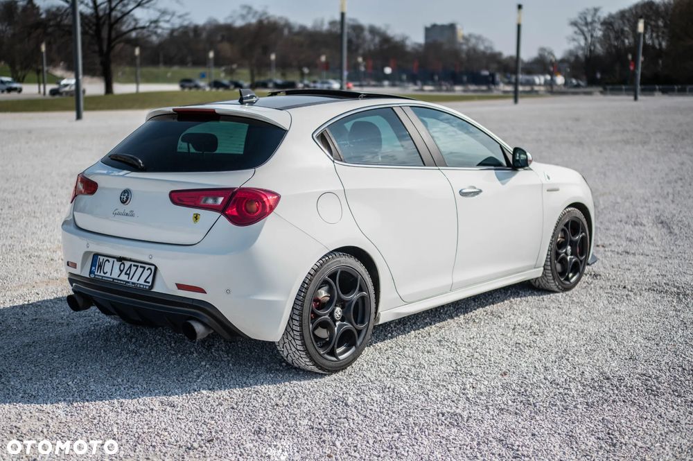 Alfa Romeo Giulietta ver-1750-tbi-quadrifoglio-verde - 13