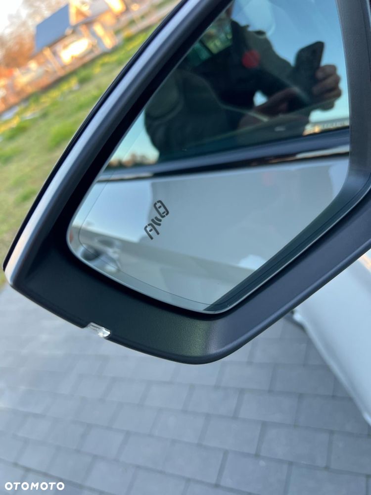 Skoda Superb Combi 2.0 TDI 4x4 DSG SportLine - 27