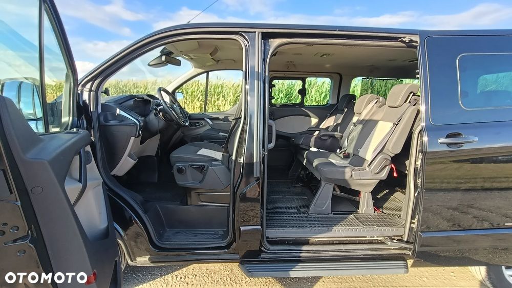 Ford Tourneo Custom - 19