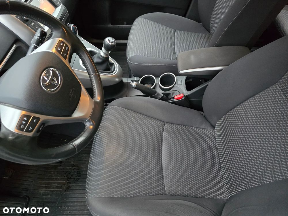 Toyota Verso 2.0 D-4D Active - 11