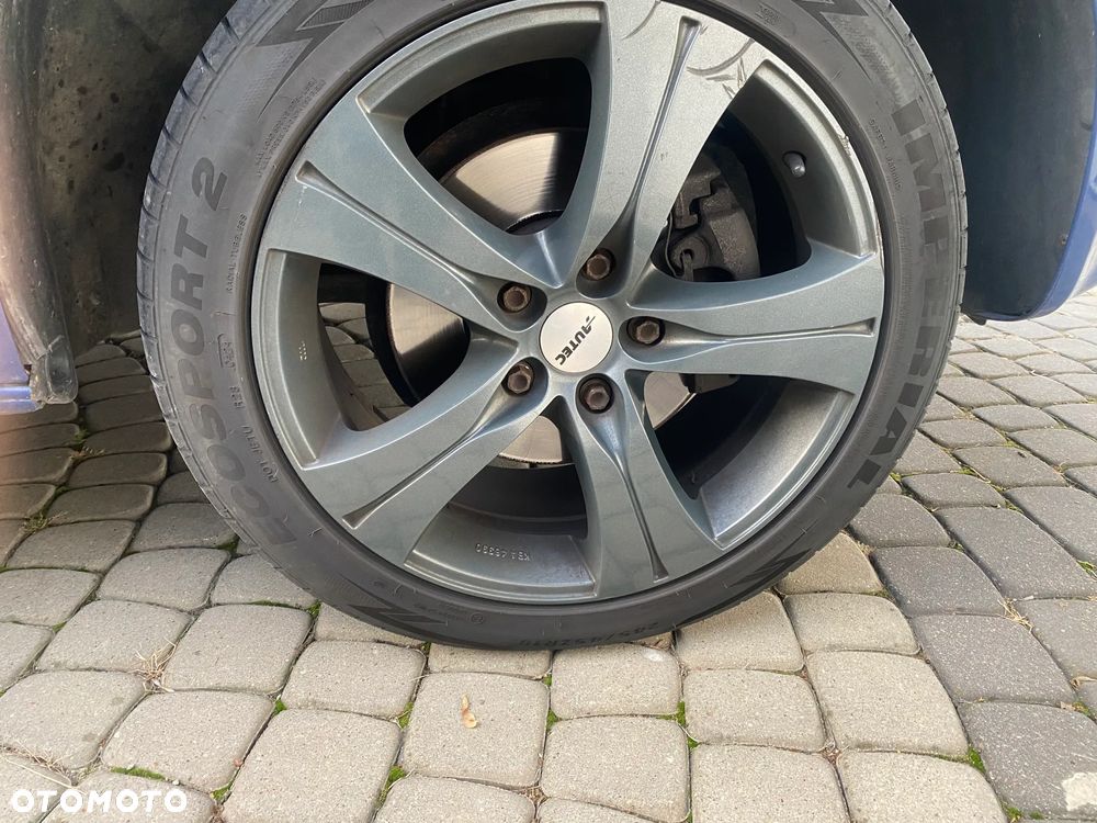 Volkswagen Caravelle - 5