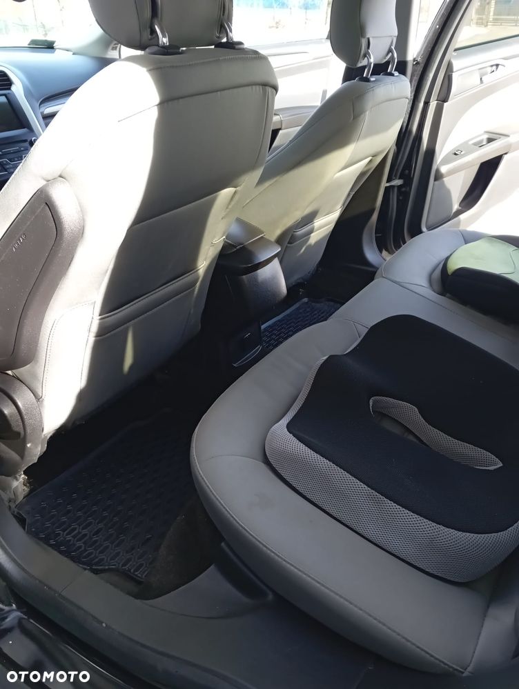 Ford Fusion - 10