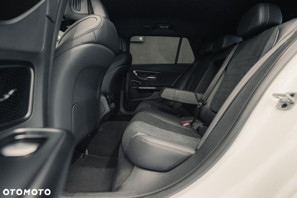 Mercedes-Benz Klasa C 300 de PHEV 4-Matic AMG - 15