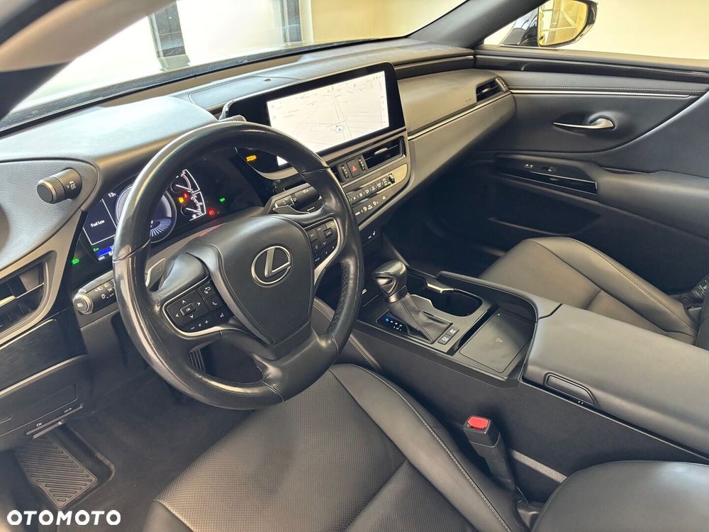 Lexus ES 300h Business Edition - 3
