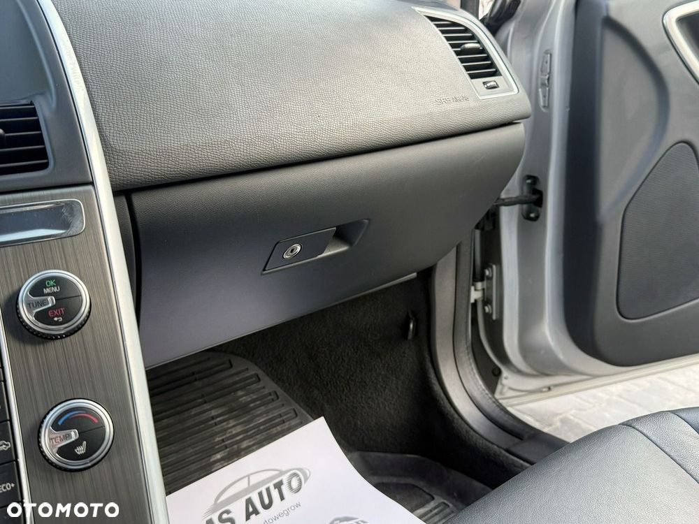 Volvo XC 60 D4 Momentum Pro - 17