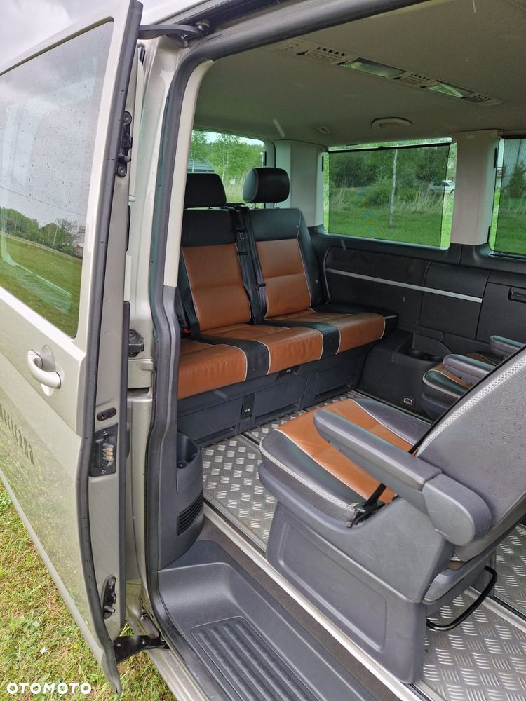 Volkswagen Multivan - 26