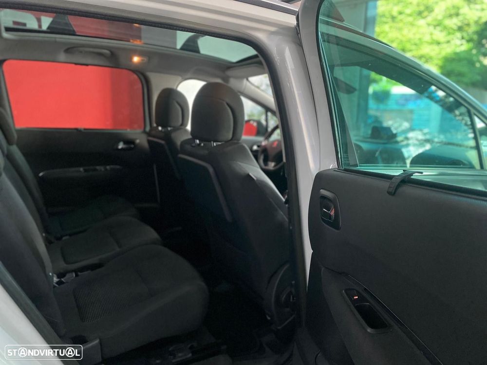 Peugeot 5008 1.6 HDi 7L Allure - 23