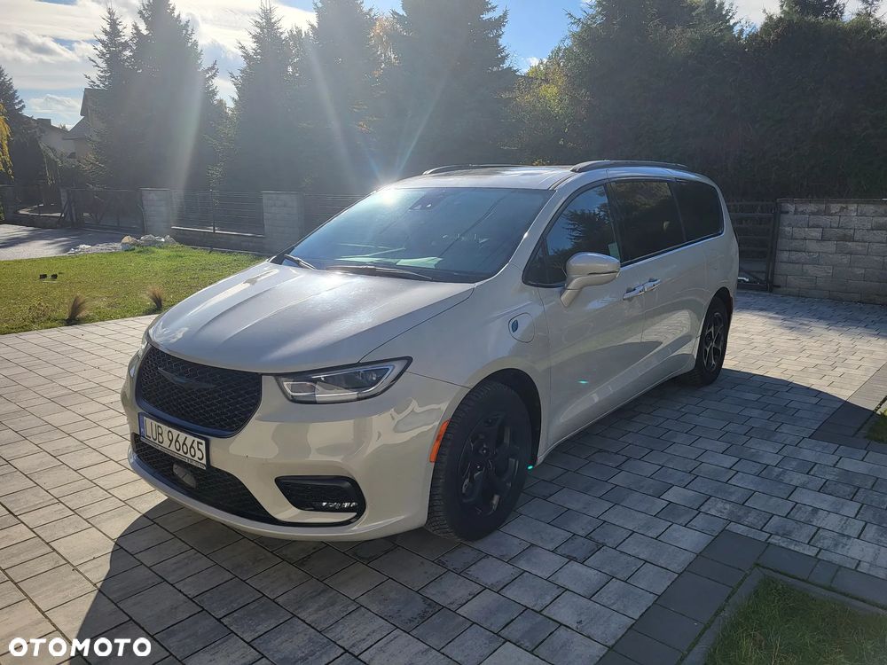 Chrysler Pacifica - 2