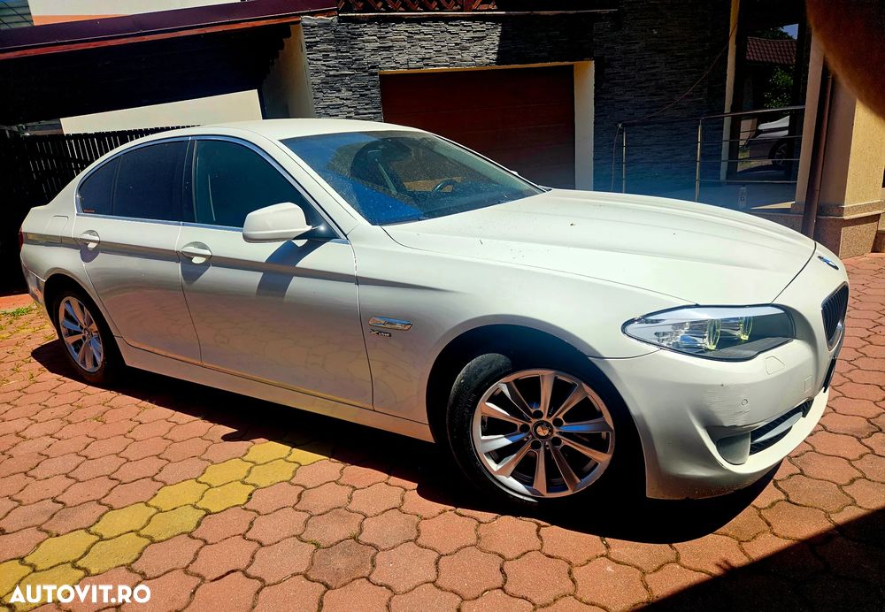 BMW Seria 5 525d xDrive - 2